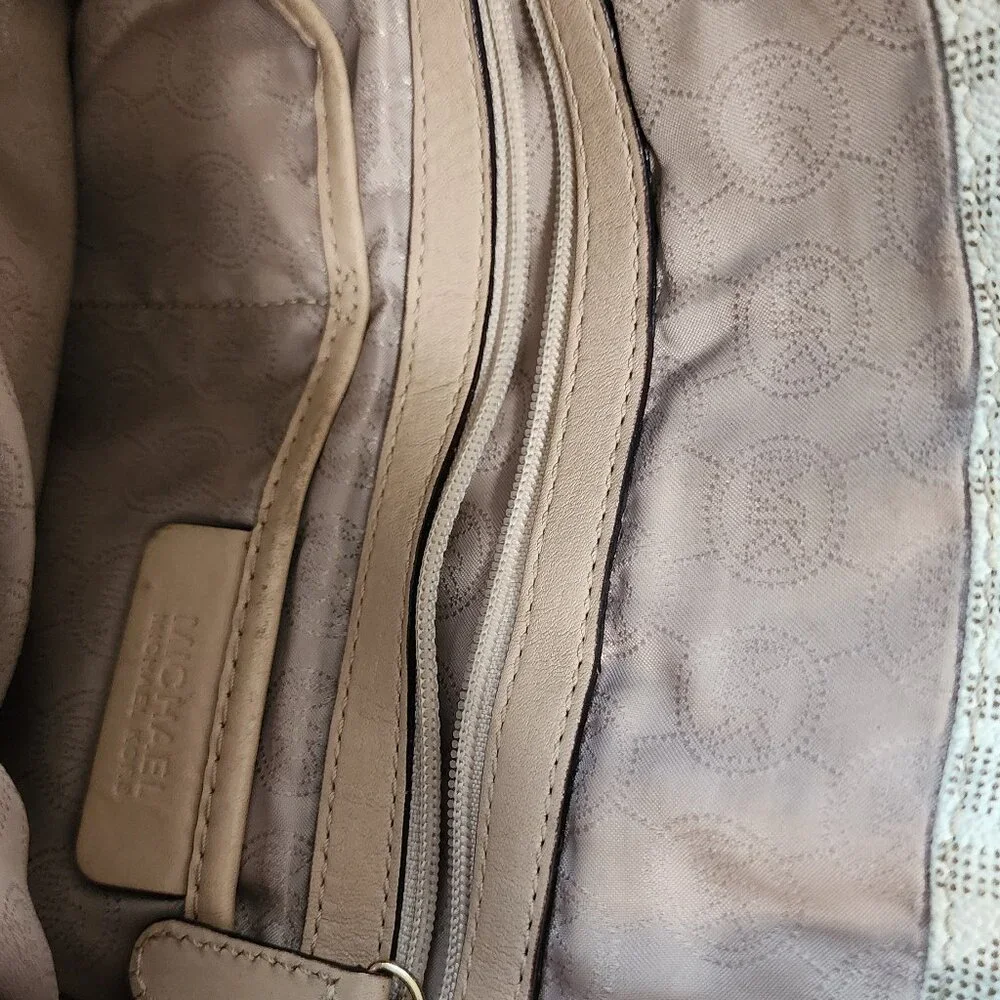 Michael Kors Handbag, Handles and Shoulder Strap